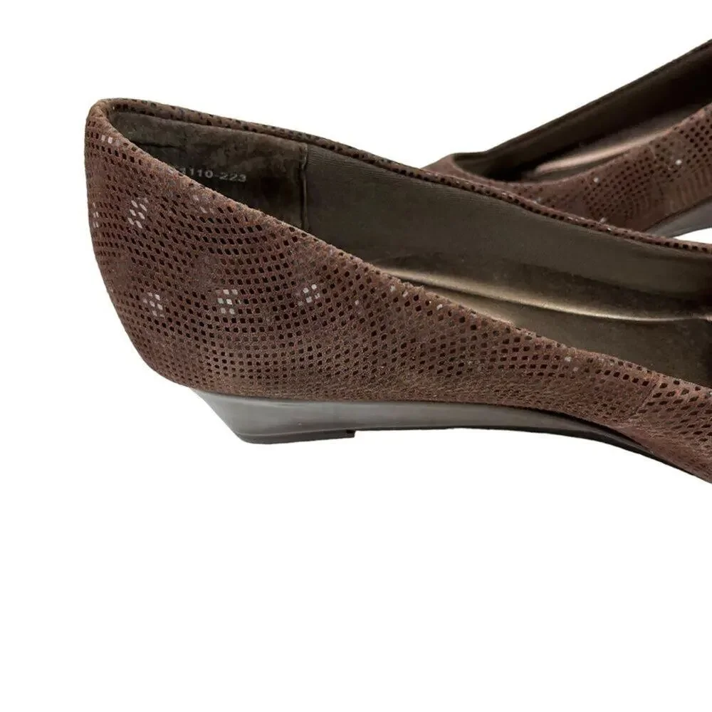 Trotters Chocolate Brown Low Wedge Slip On Genuine Leather Shoes Pumps 9 Narrow